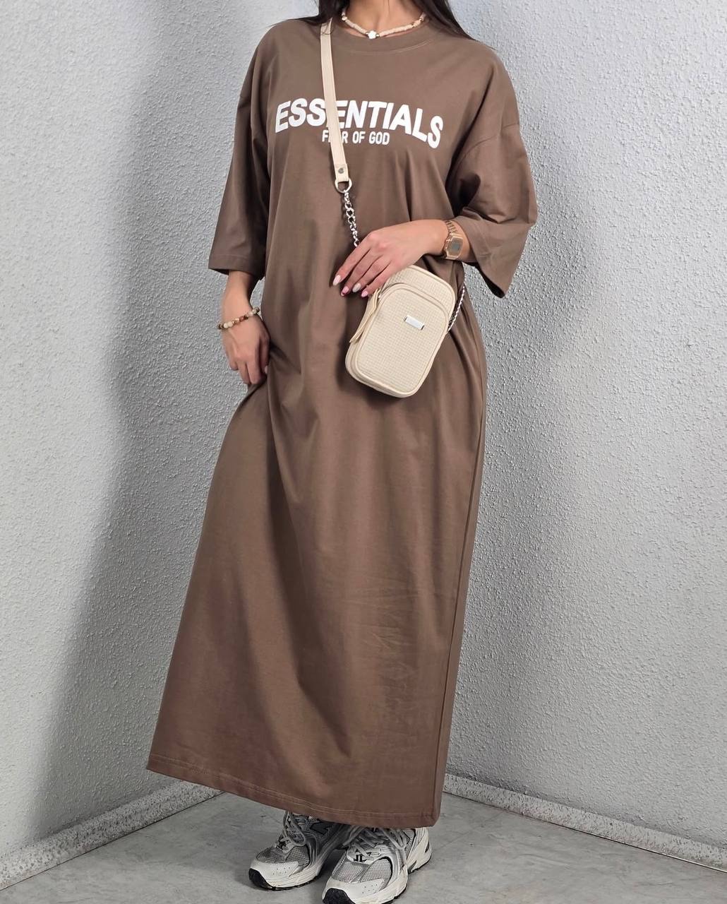 کد۰۱۱۱۱۴۰۴ تیشرت لانگ ESSENTIALS